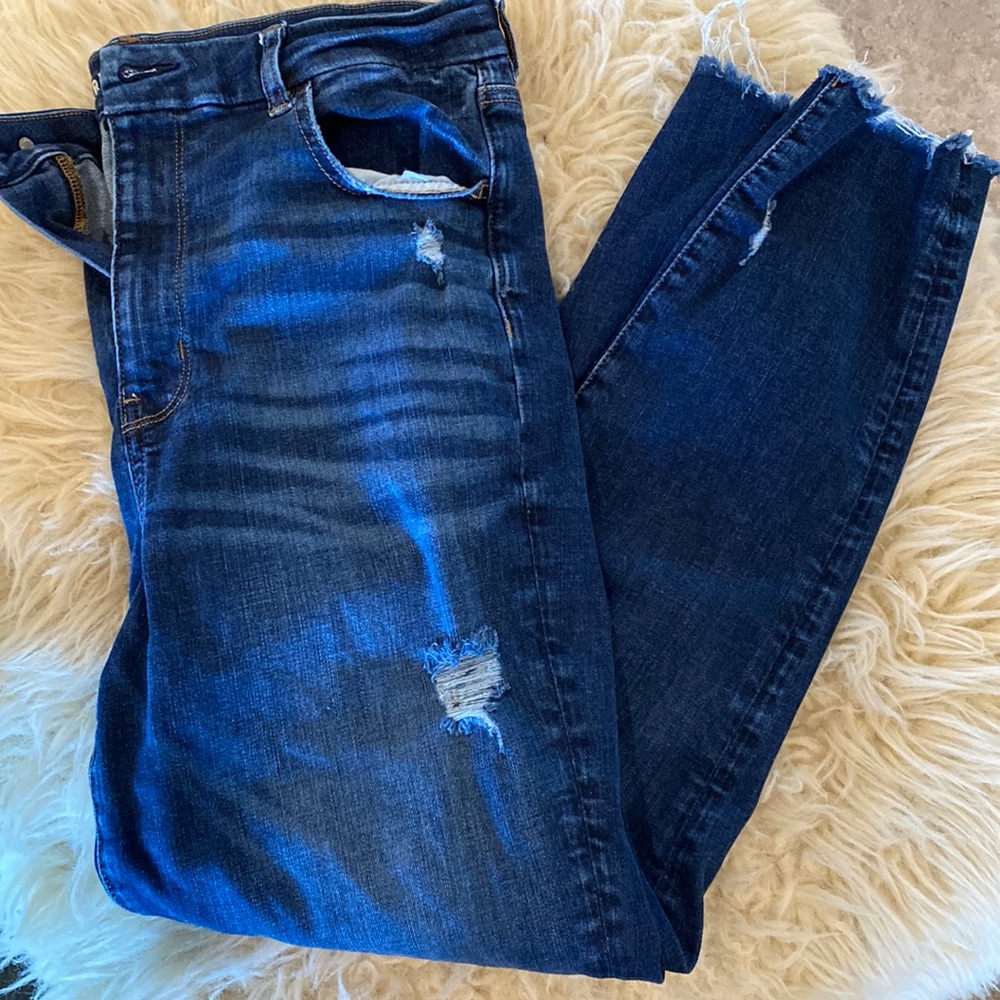 American Eagle Distressed Jean
